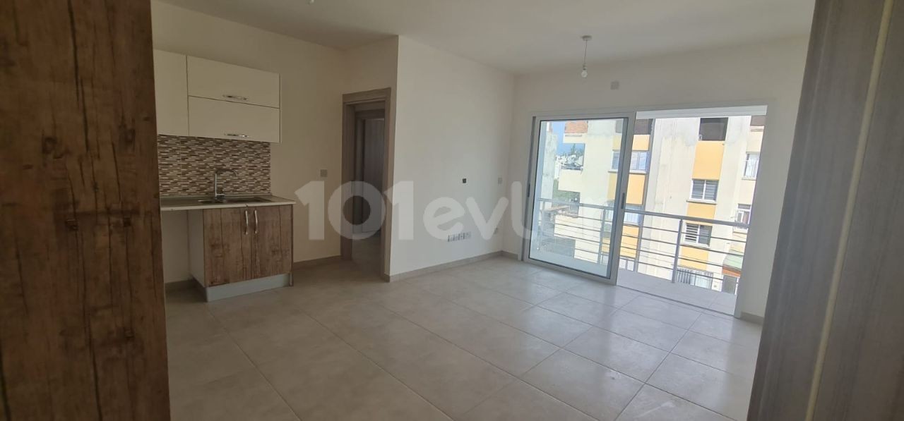 2 + 1 Apartment for Sale in Gönyeli ** 