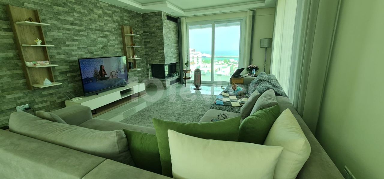 Girne Yeni Liman Bölgesinde 3+1 Satılık Penthouse 