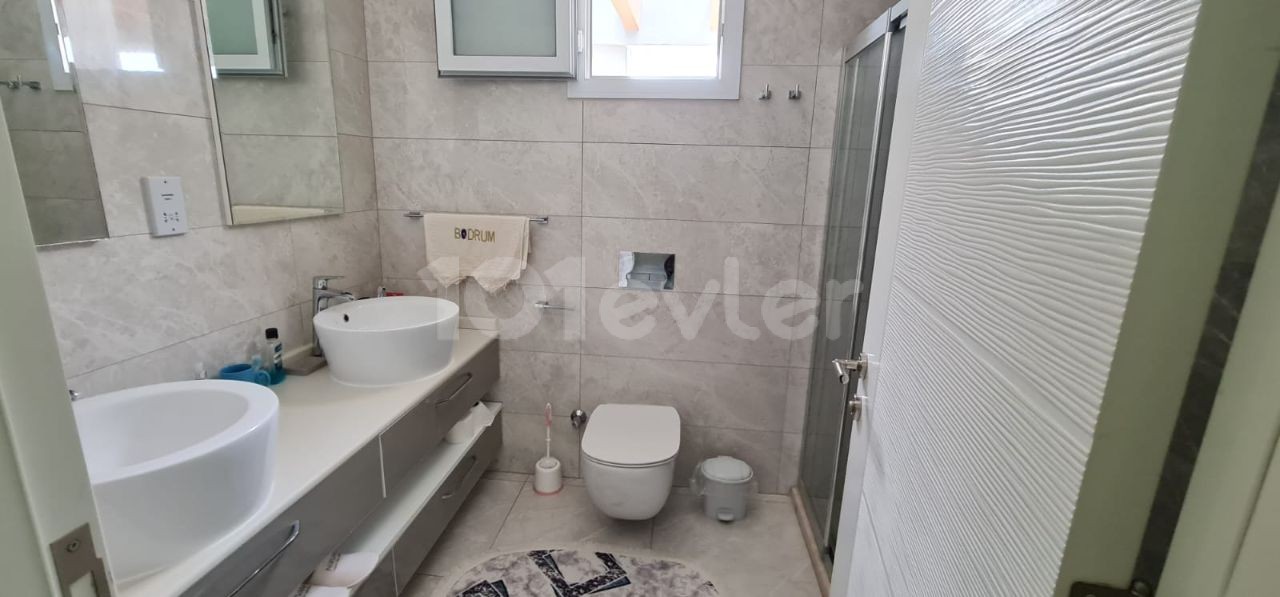 Girne Yeni Liman Bölgesinde 3+1 Satılık Penthouse 