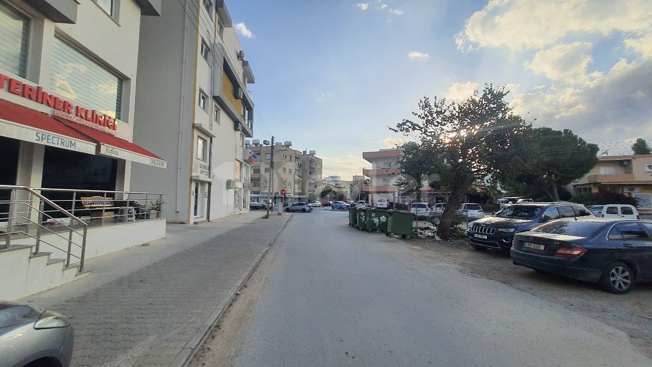 Wohnung zur Miete im Zentrum von Gonyeli, 20 m von der Hauptstraße entfernt. . . 