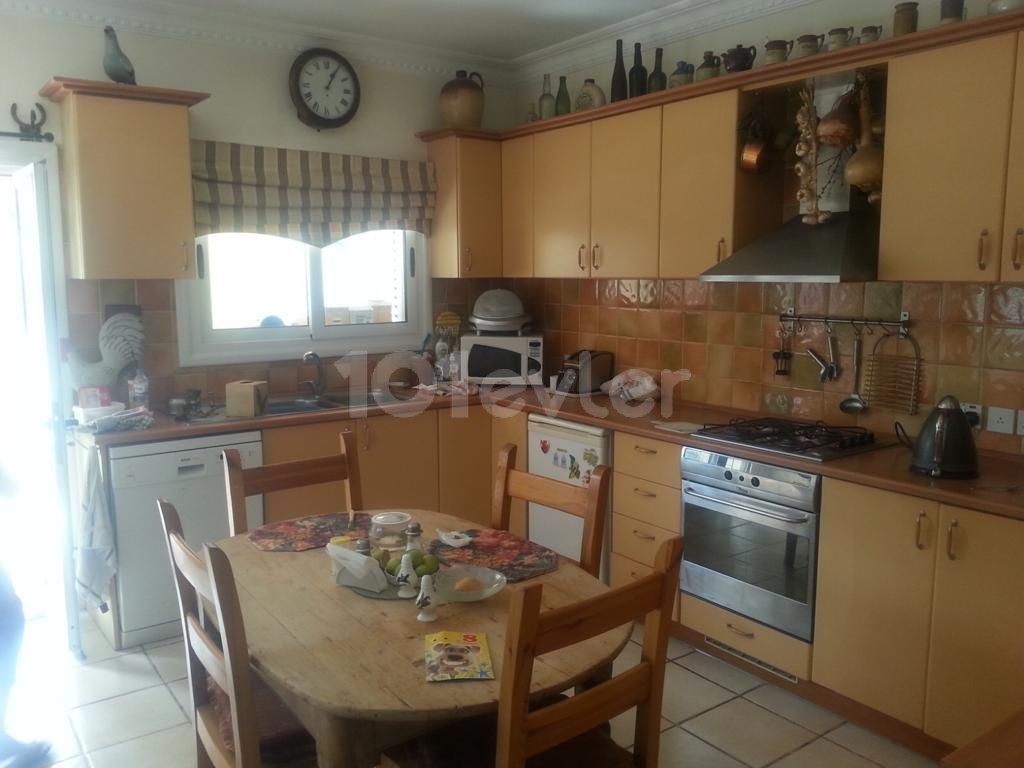 Kyrenia Edremit Villa with Pool for Sale ** 