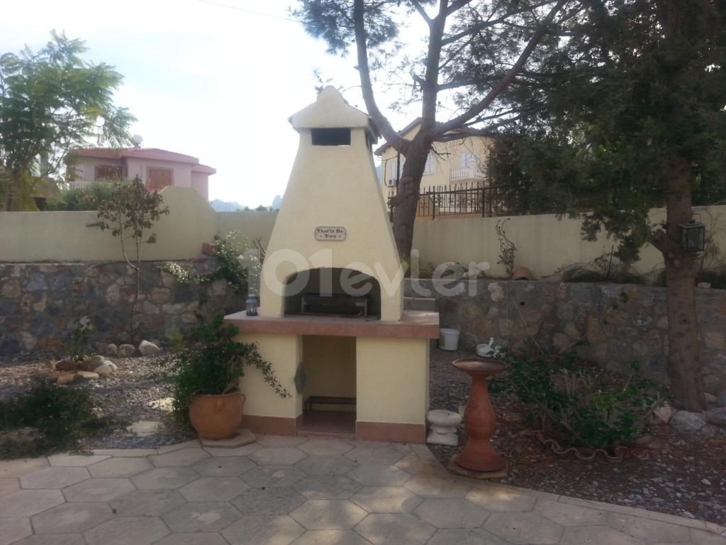 Kyrenia Edremit Villa with Pool for Sale ** 