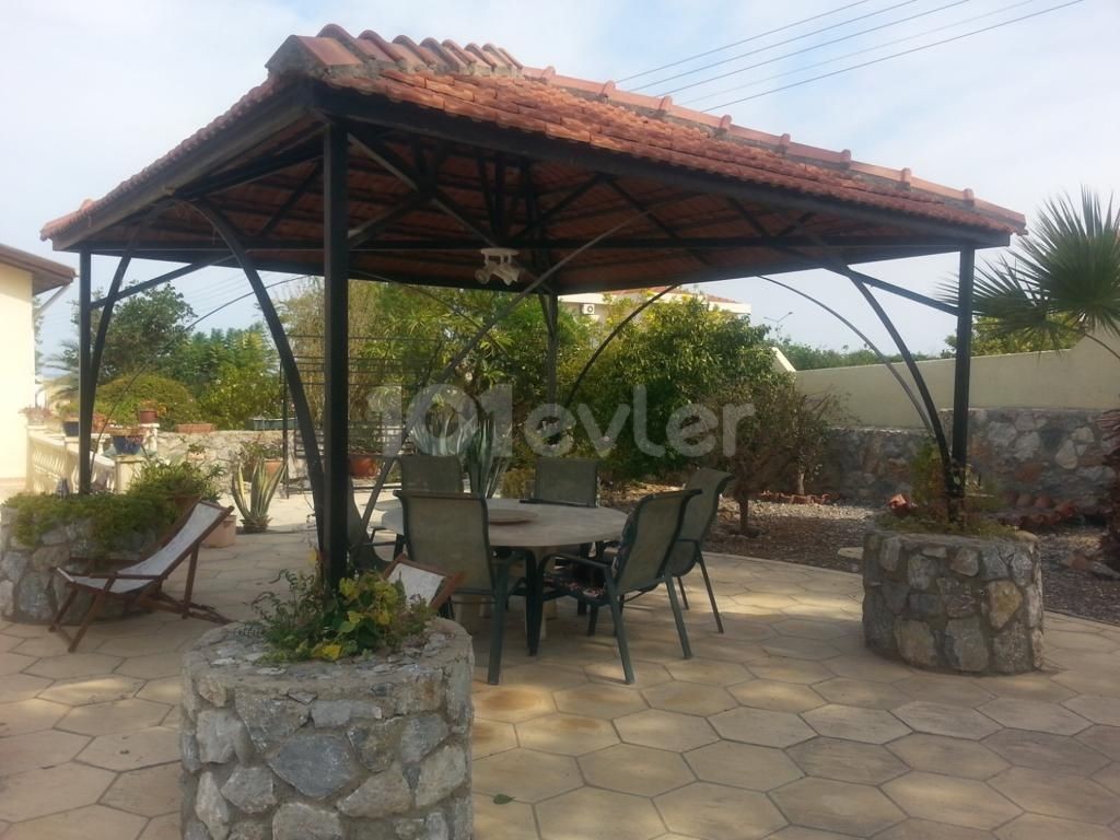 Kyrenia Edremit Villa with Pool for Sale ** 