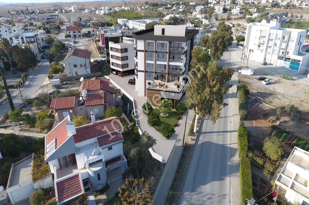 Gönyeli ATATURK caddesi Anayol üstü  Türk tapulu TICARI(KATKARSILIGI) 3 dönüm üzerinde viselenmiş proje. Toplam 44 daire ve 500 metre kare magaza