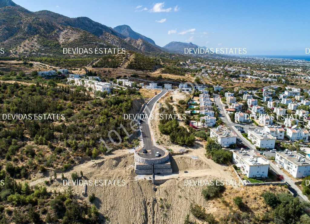 610 m2 - 1200 m2 Grundstücke zum Verkauf in Kyrenia Chatalköy / Panorama-Landschaft ** 