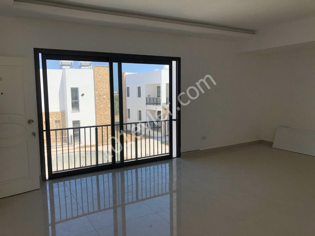 Girne  Zeytinlik de en Özel Mevkiide Penthouse