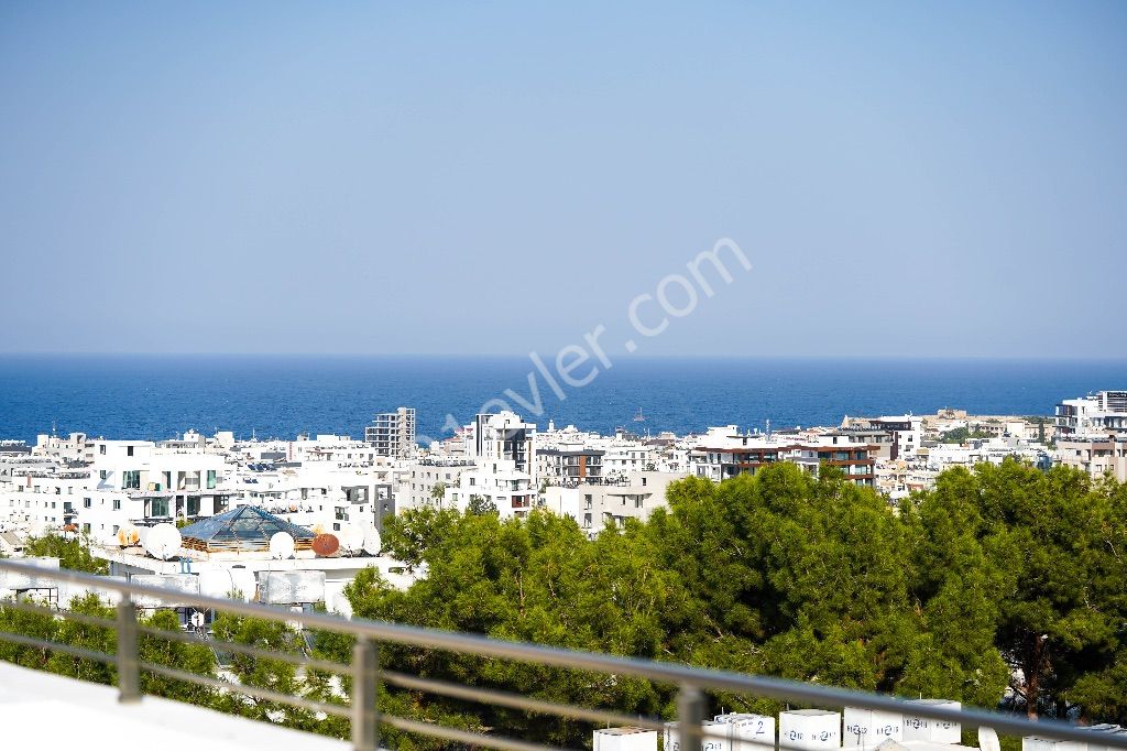 Eğer Girne Merkez’de Önü Kesilmez Deniz Manzaram Olsun,Çatı Terasım Olsun ,Türk Koçanlı Olsun  Hemde Fiyatı Avantajlı Olsun Diyorsanız Bu ilanı İncelemeden Geçmeyin!!!