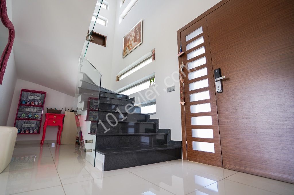 4 Bedroom Luxurious Villa for Sale | Located Kyrenia Çatalköy | 200 Meter to the Beach