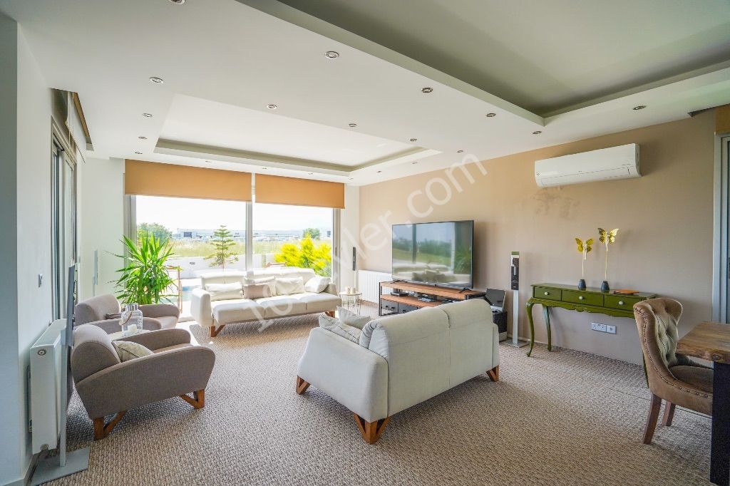 4 + 1 Villa zum Verkauf in Kyrenia Chatalköy / 200MT vom Meer / 7k ① Photovoltaische Sonnenkollektoren / 650m2 Garten / Pool ** 