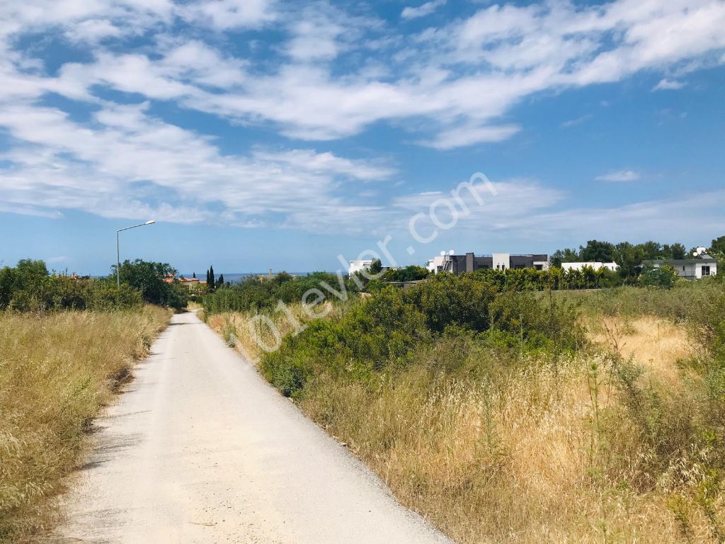 Residential Zoned Plot For Sale in Çatalköy, Kyrenia