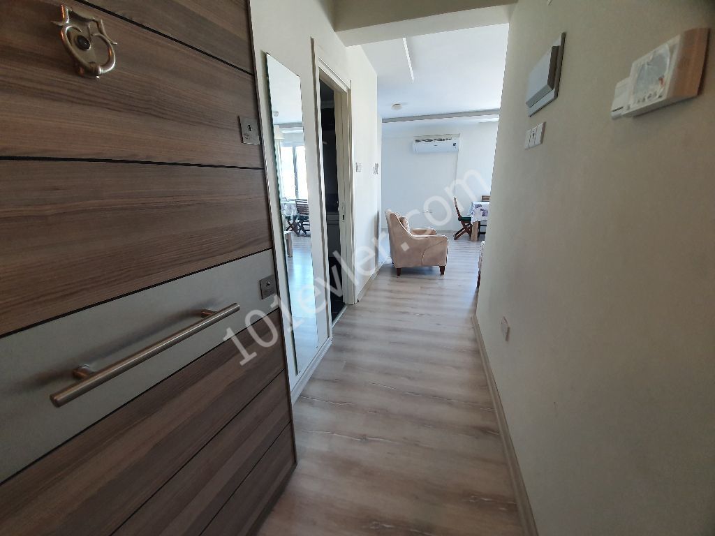 Girne Merkezde eşyalı 1+1 kiralık  daire