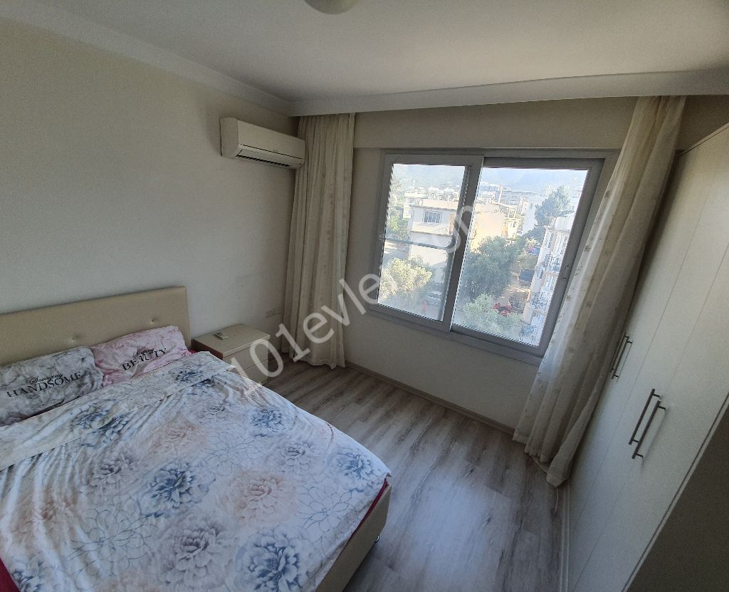 Girne Merkezde eşyalı 1+1 kiralık  daire