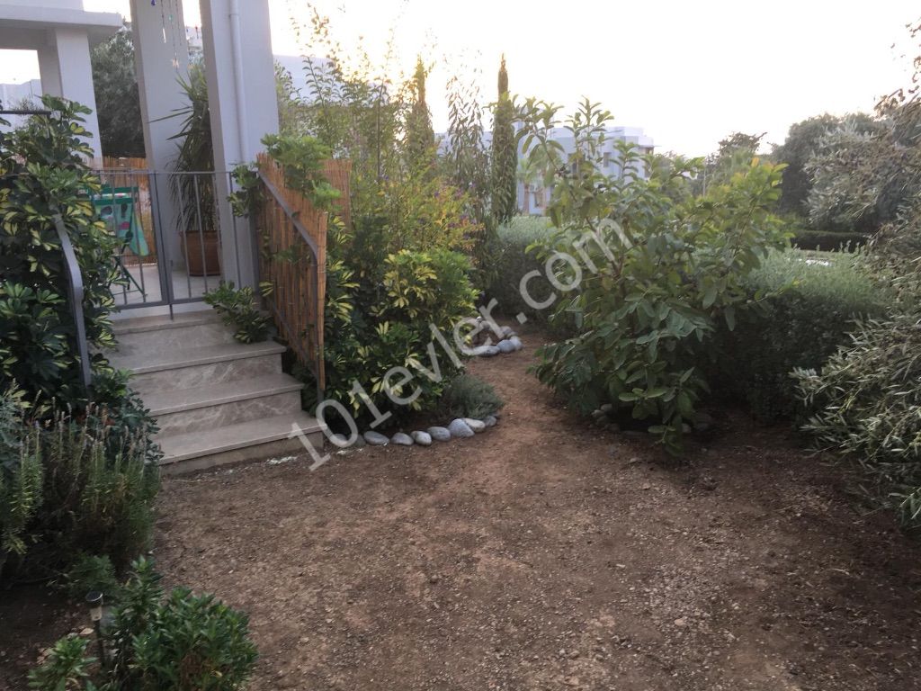 2 + 1 Flat in Alsancak, Girne | Large Garden | Suitable for Bank Credit