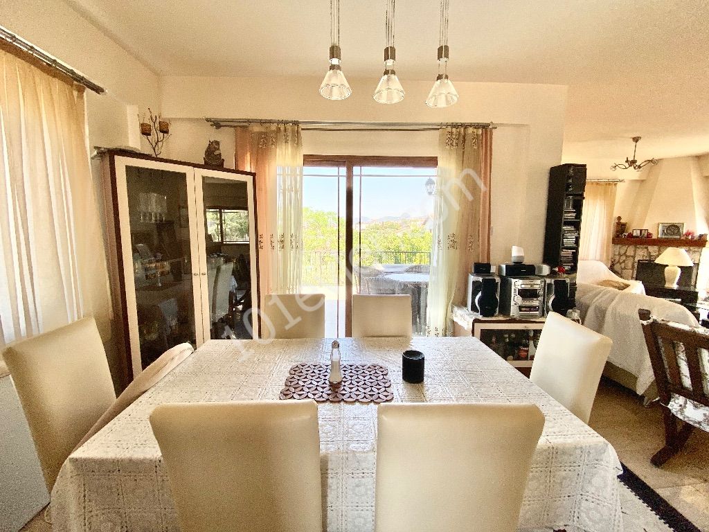 4+1 Villa zu verkaufen in Kyrenia, Ozanköy / 1220m2 / mit Garten ** 