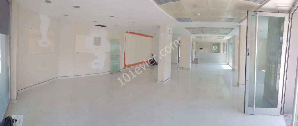 Girne Merkez'de 150 m2 Kiralık Dükkan ya  da Ofis | Ticari İzinli