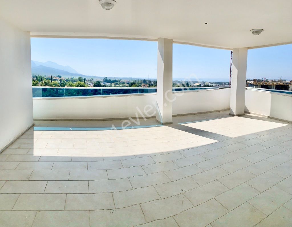 Girne Merkez’de 2+1 Satılık Penthouse | Modern | Geniş Teras