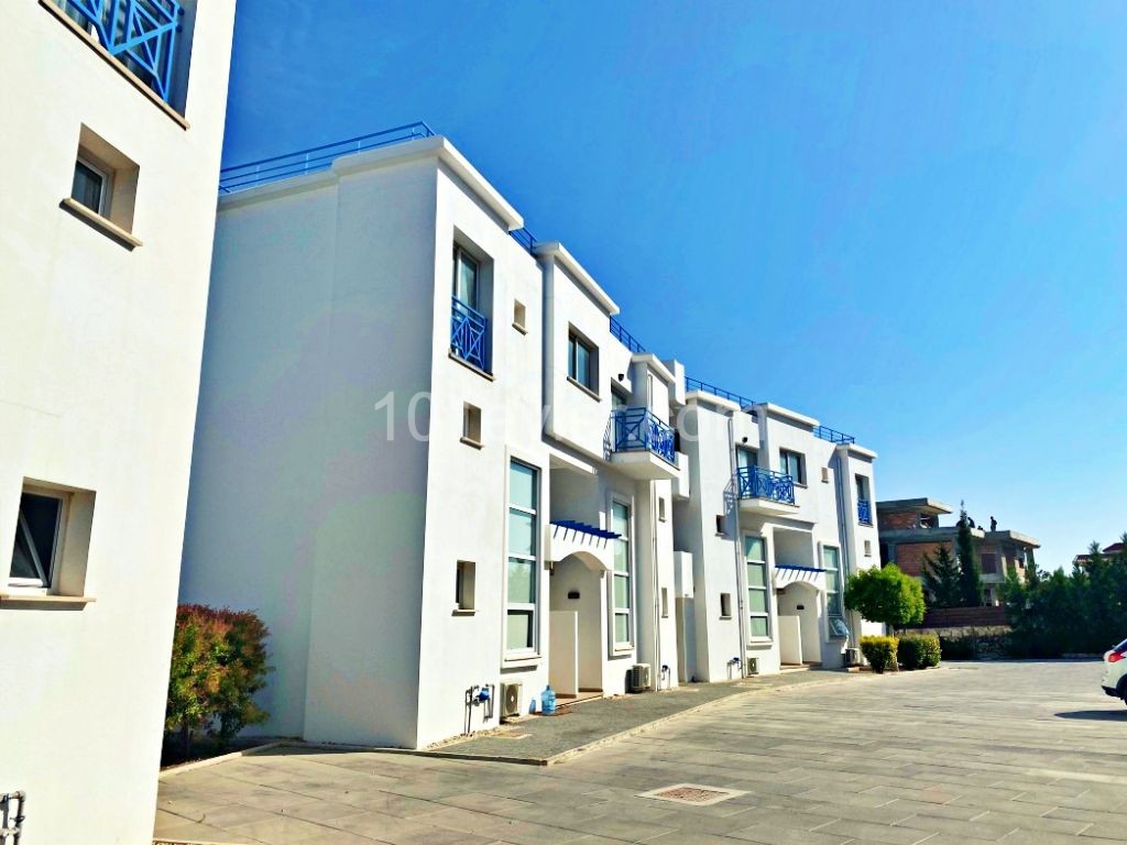 Girne Alsancak`da 1+1 Satılık Daire | Full Eşya | Bahçe İçinde