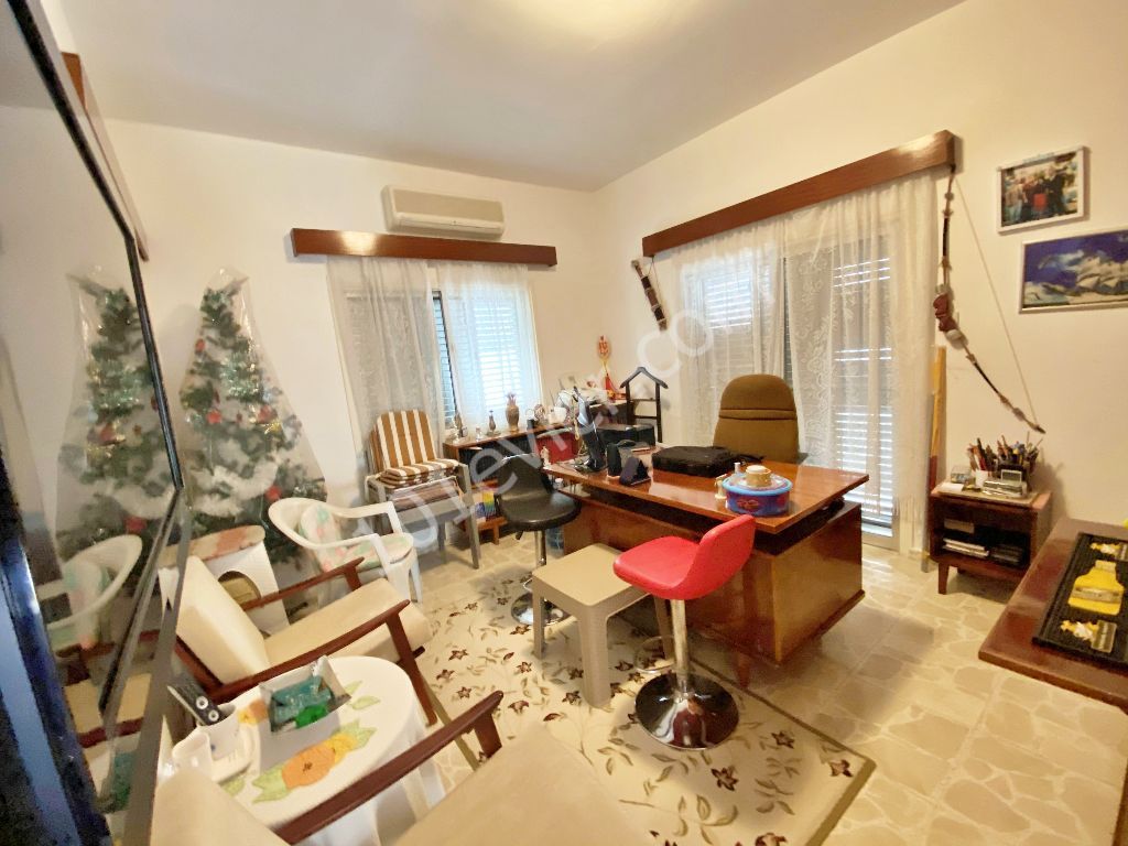 3+ 1 Apartment for Sale in Kyrenia Central | 234m2 / Well-maintained ** 