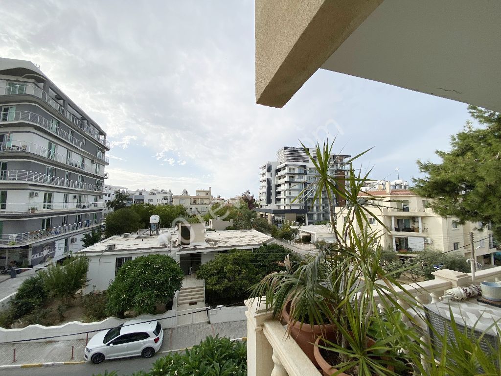 3+1 Wohnung zum Verkauf in Kyrenia Zentrum / 234m2 / gepflegt ** 