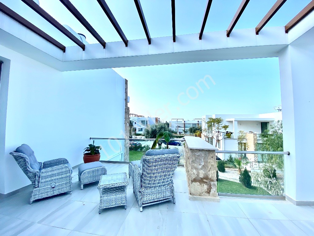 Girne-Zeytinlik | Türk Tapu | Taşınmaya Hazır | Satılık 108m2  2+1 Lüks Çatı Teraslı Daire