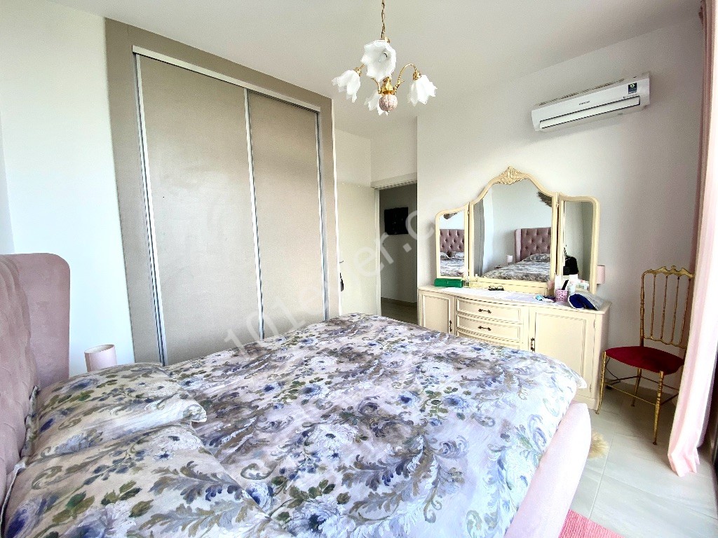 Girne-Zeytinlik | Türk Tapu | Taşınmaya Hazır | Satılık 108m2  2+1 Lüks Çatı Teraslı Daire