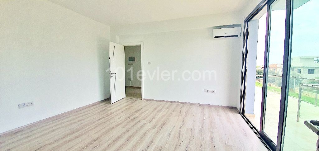 Girne Karaoğlanoğlu 4+1 Kiralık  Müstakil Villa 