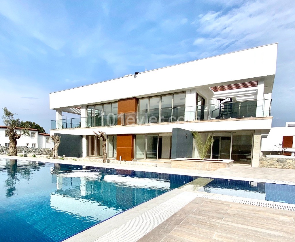 Flat For Sale in Alsancak, Kyrenia