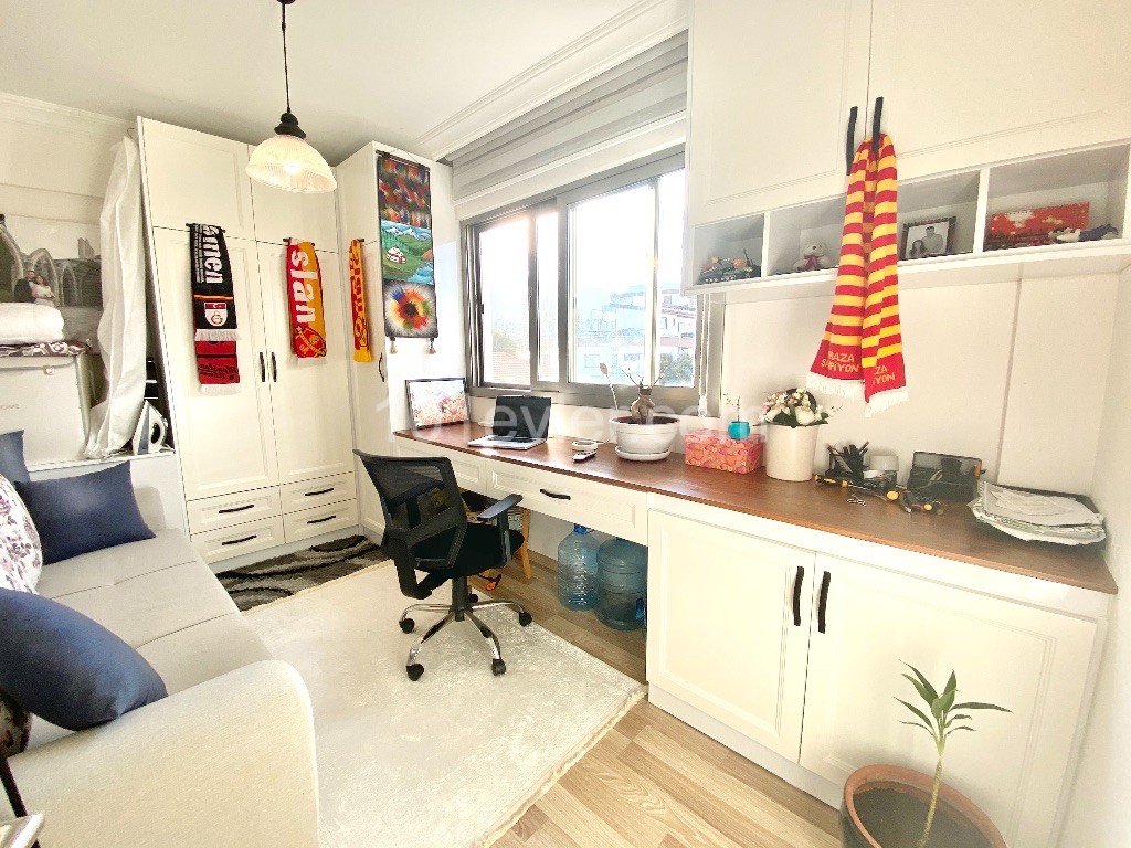 Flat For Sale in Girne Merkez, Kyrenia