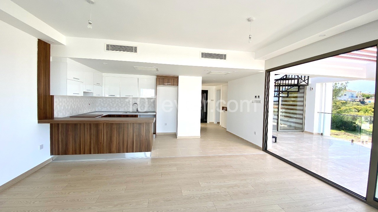 Flat For Sale in Alsancak, Kyrenia