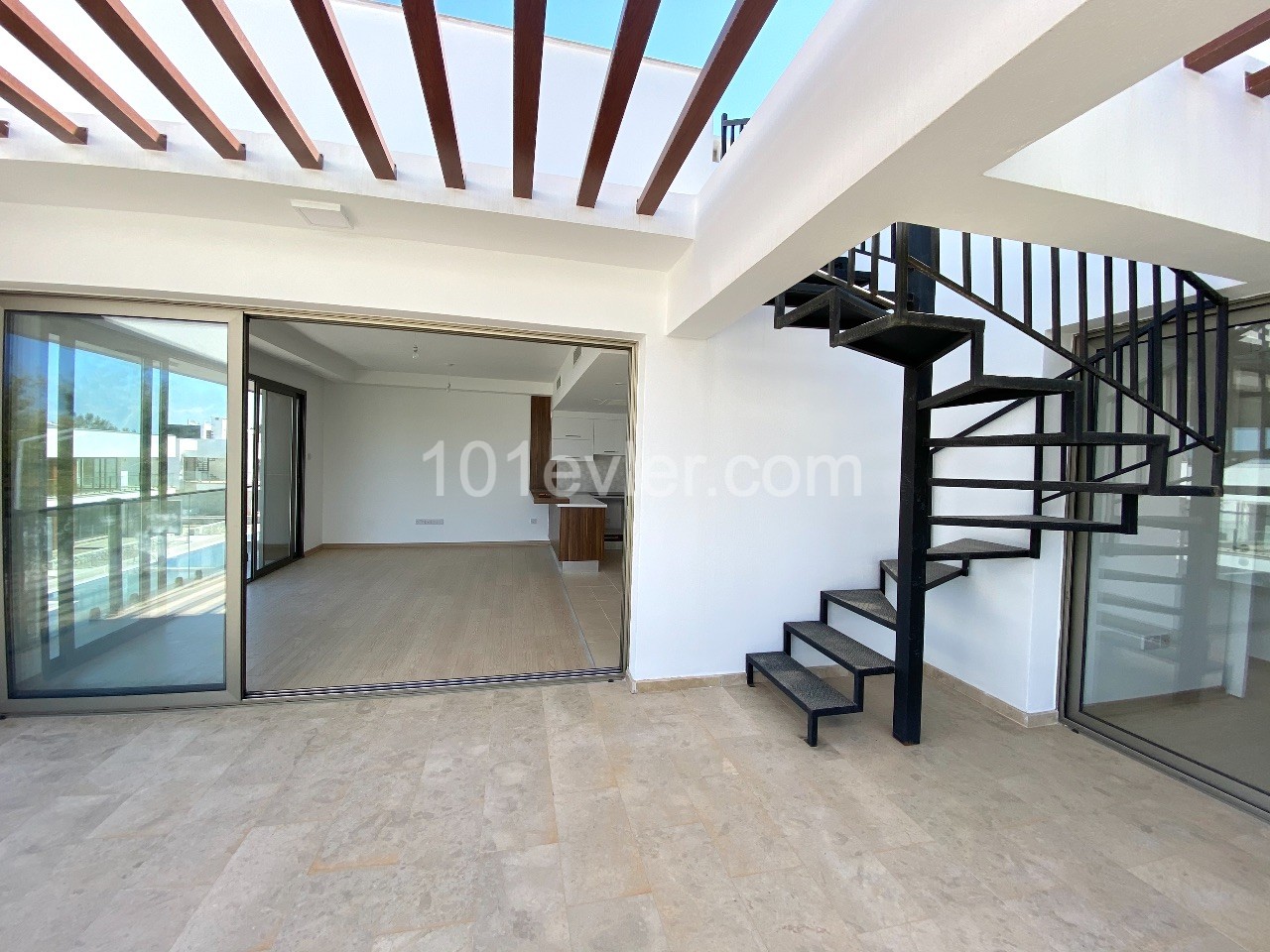 Flat For Sale in Alsancak, Kyrenia