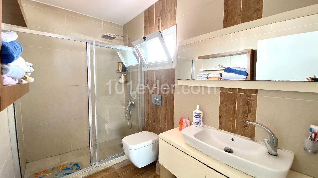 Girne Merkez | Fırsat Fiyat| Satılık 140 m2 Penthouse |45m2 Balkon