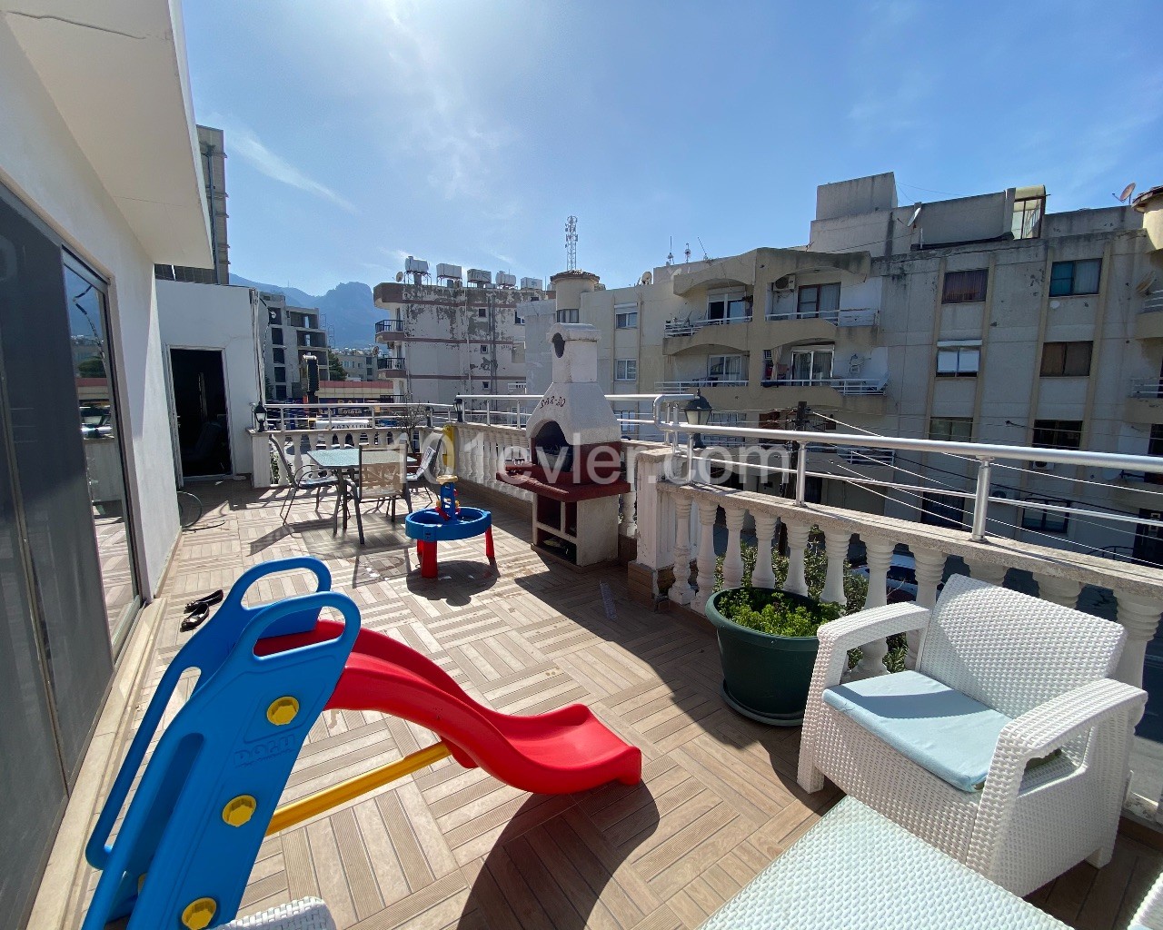 Girne Merkez | Fırsat Fiyat| Satılık 140 m2 Penthouse |45m2 Balkon