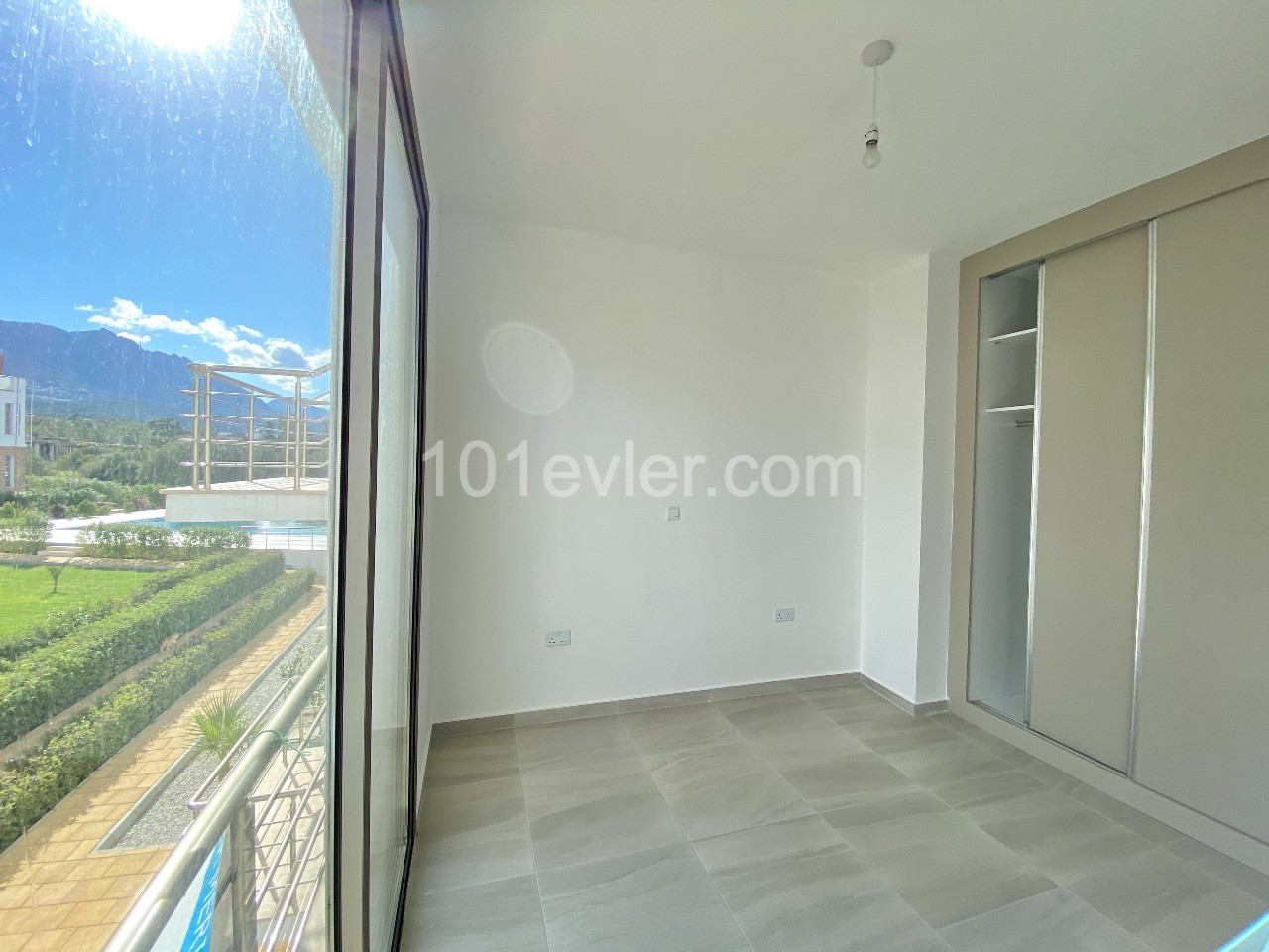 Girne Zeytinlik | 2+1 168m2 | Türk Tapu | Site içi | Havuz | Çift Banyo |