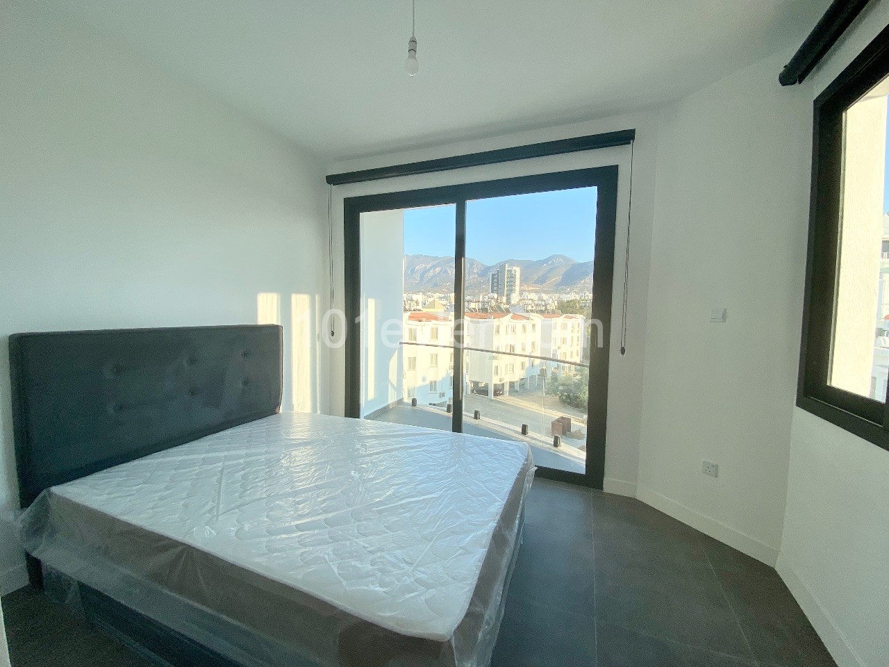 Kyrenia Zentrum / 2 + 1 Penthouse / mit Blick auf das Meer und den Yachthafen / voll neue Möbel und Haushaltsgeräte | ** 