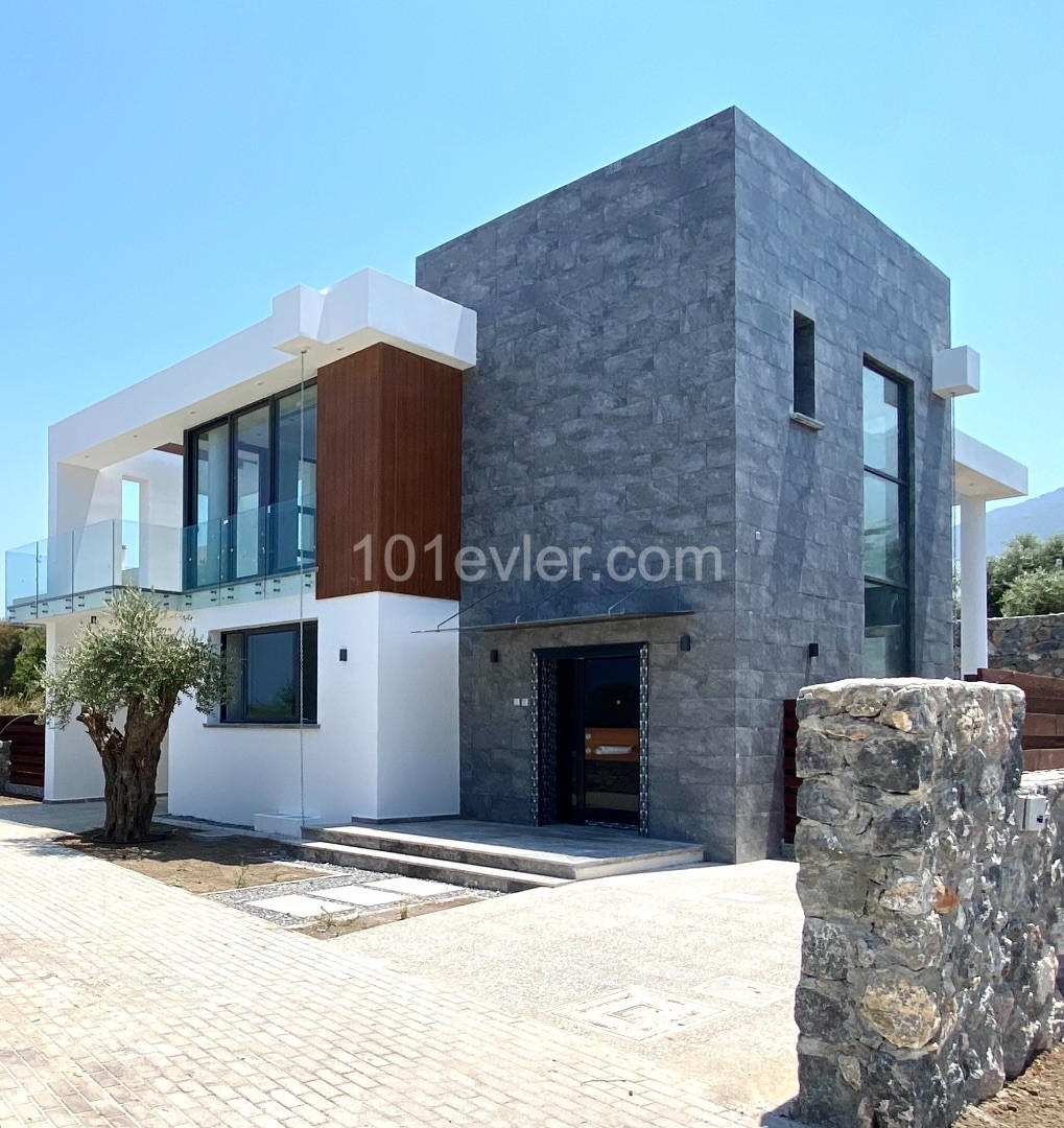 Girne Ozanköy 3+1 Yeni Villa| Özel Havuz| Bahçe 520m2| Taşınmaya Hazır |