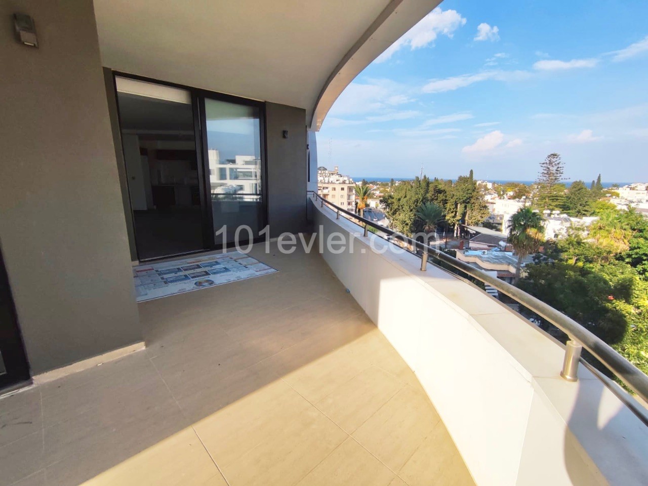 Kyrenia Center| For Rent2+1 Flat| 110 m2 Living Area | Large Balcony ** 