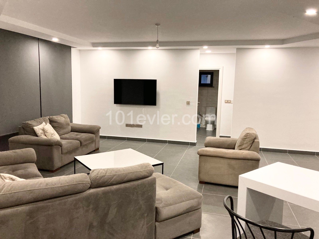 Kyrenia Center| For Rent2+1 Flat| 110 m2 Living Area | Large Balcony ** 