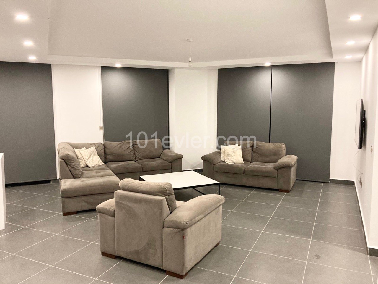 Kyrenia Center| For Rent2+1 Flat| 110 m2 Living Area | Large Balcony ** 