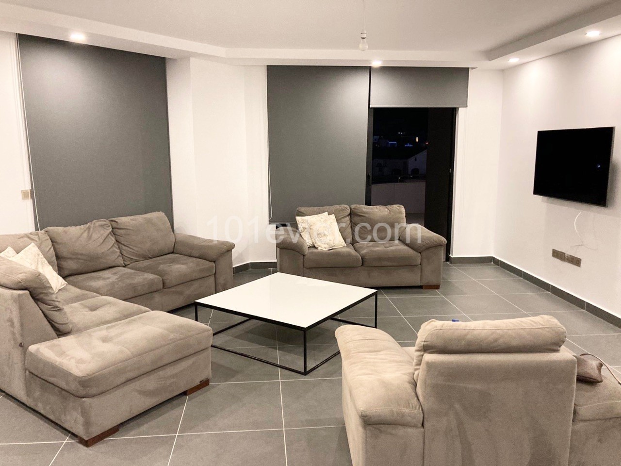 Kyrenia Center| For Rent2+1 Flat| 110 m2 Living Area | Large Balcony ** 