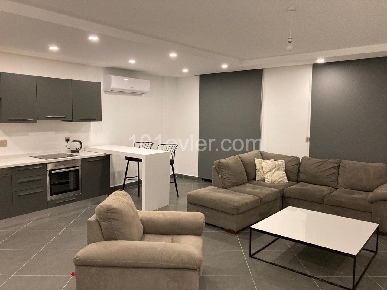 Kyrenia Center| For Rent2+1 Flat| 110 m2 Living Area | Large Balcony ** 