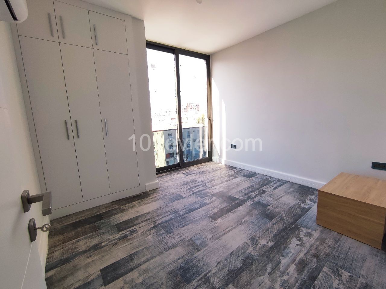 Girne Merkez | 3+1 Satılık Penthouse | Deniz ve Dağ Manzaralı