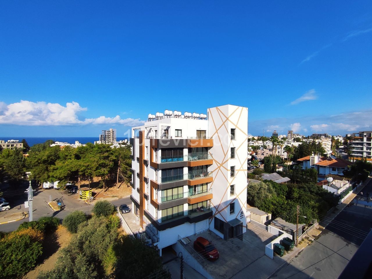 Girne Merkez | 3+1 Satılık Penthouse | Deniz ve Dağ Manzaralı