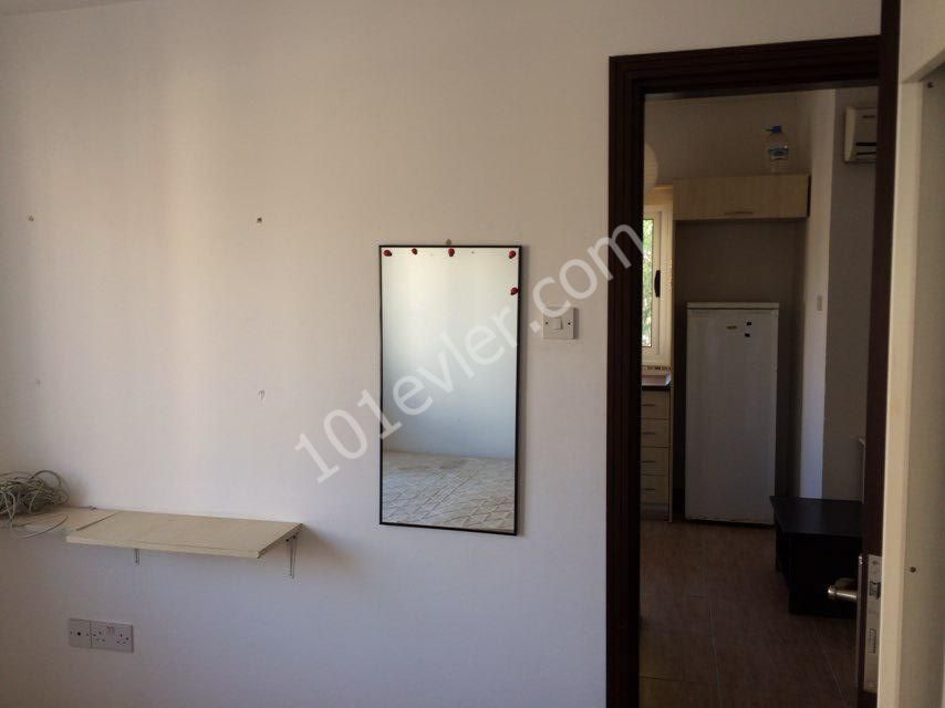 Kiralık 1+1 eşyalı daire Mağusa DAU nun karşısında 9 aylık