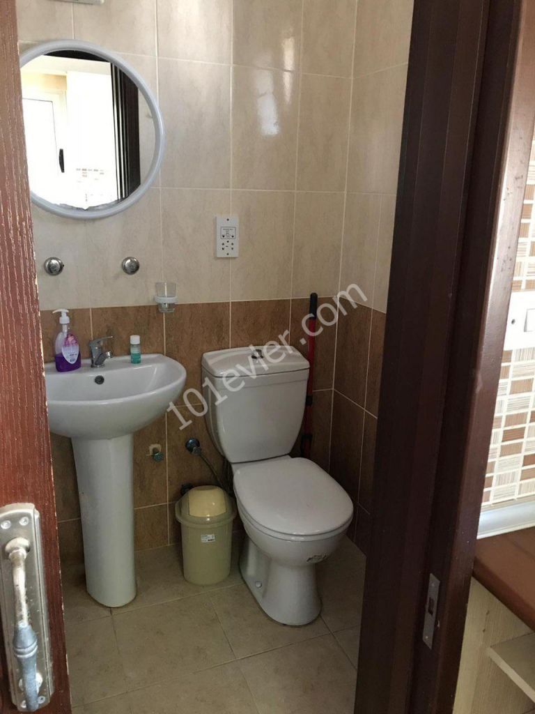 Kiralık 1+1 eşyalı daire Mağusa DAU nun karşısında 9 aylık