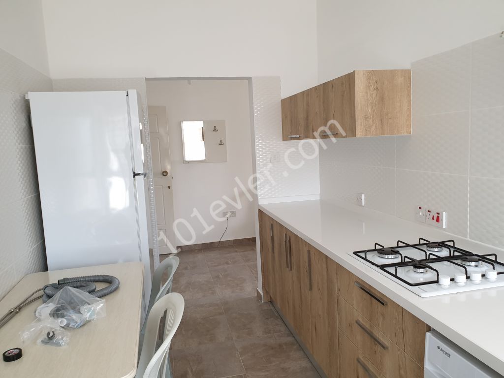 Kiralık 2+1 eşyalı daire DAU nun tam dibinde 10 aylık