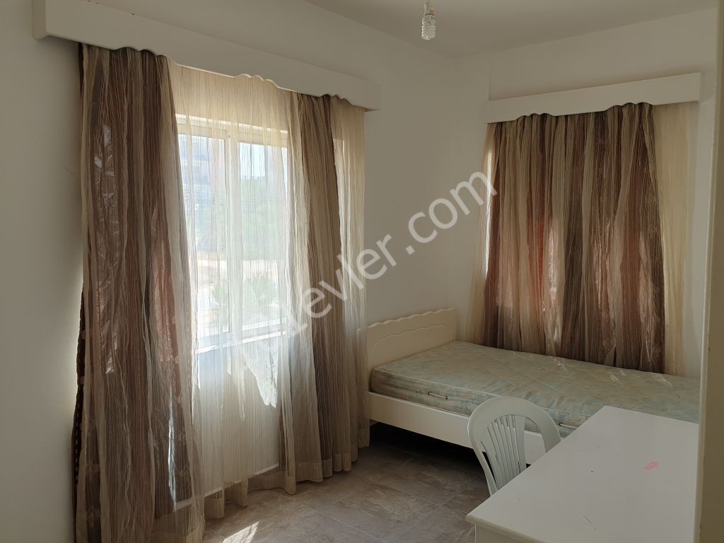 Kiralık 2+1 eşyalı daire DAU nun tam dibinde 10 aylık