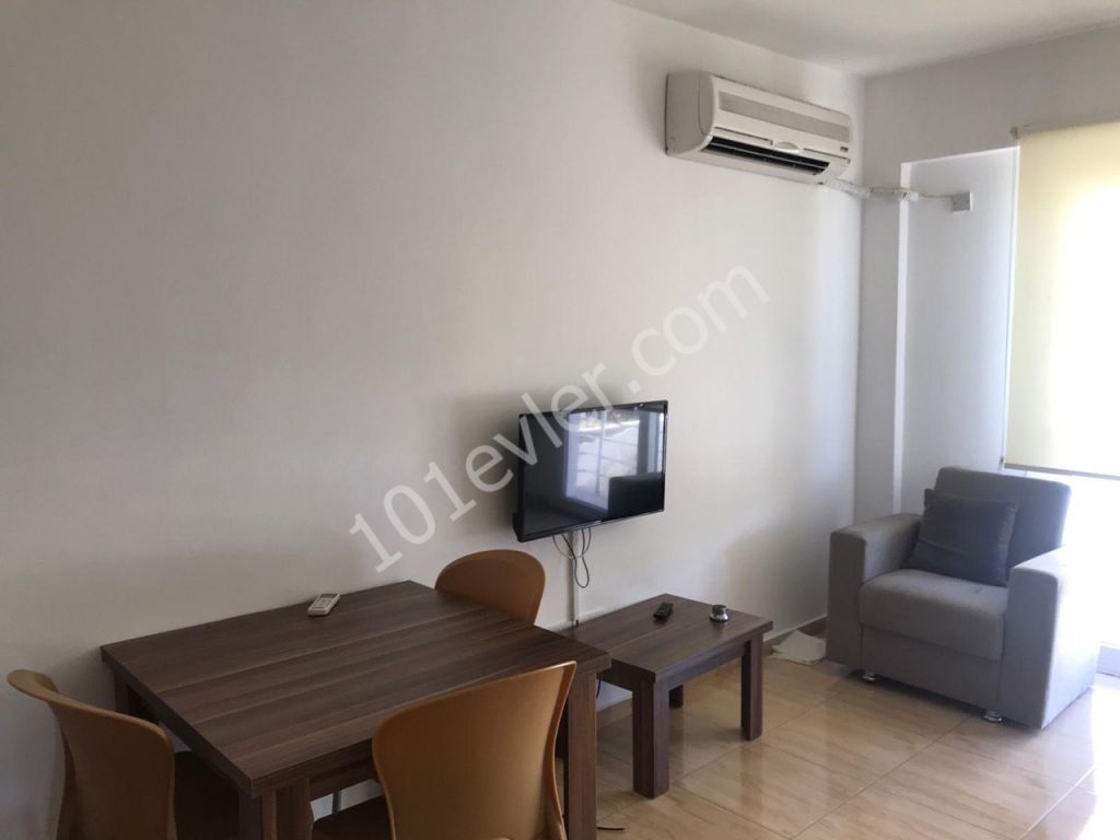 Kiralık  2+1 eşyalı daire Mağusa Merkezde Lemar AVM nin arkasında