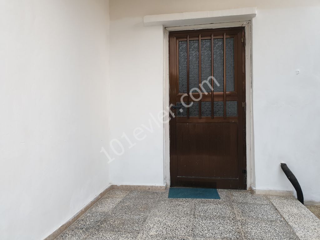 3+1 Flat for rent in the center of Mağusa 