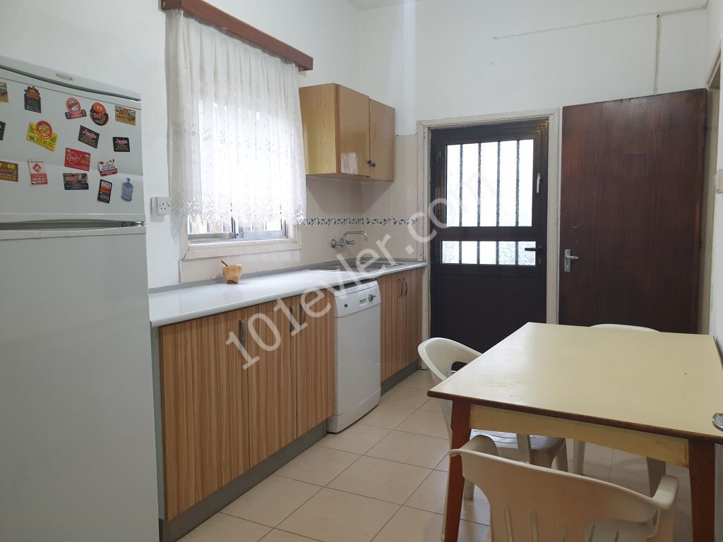 3+1 Flat for rent in the center of Mağusa 