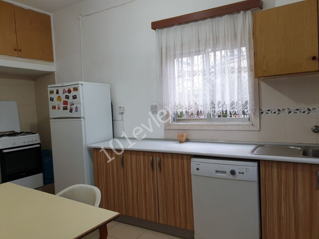 3+1 Flat for rent in the center of Mağusa 